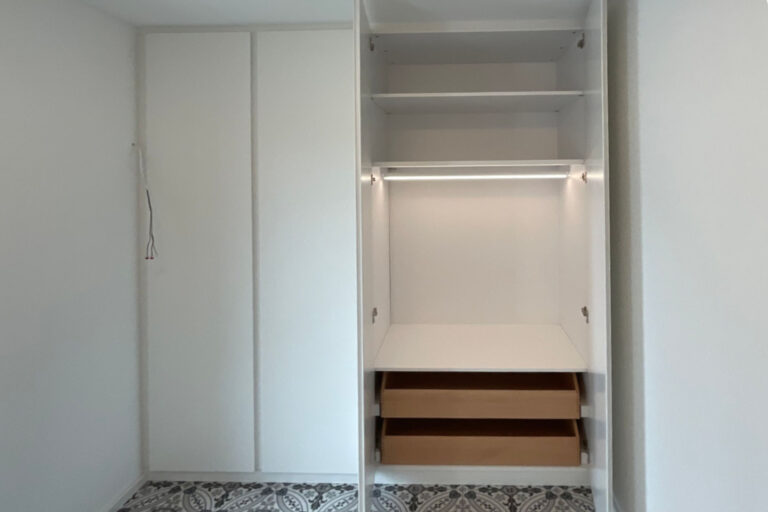 205 Schreinerei Staneker Reutlingen Einbauschrank - quer